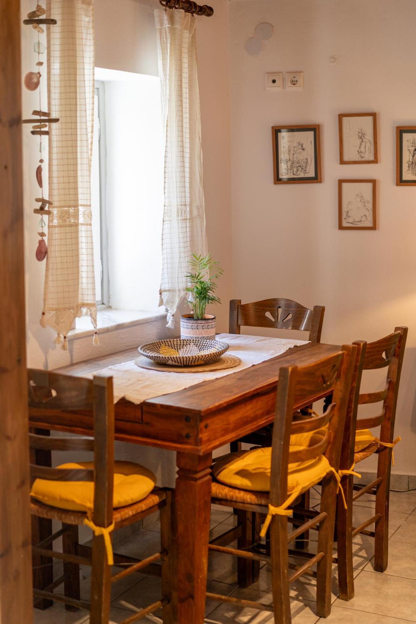 Spacious Home With Yard, Mytilene Lesvos Esterno foto