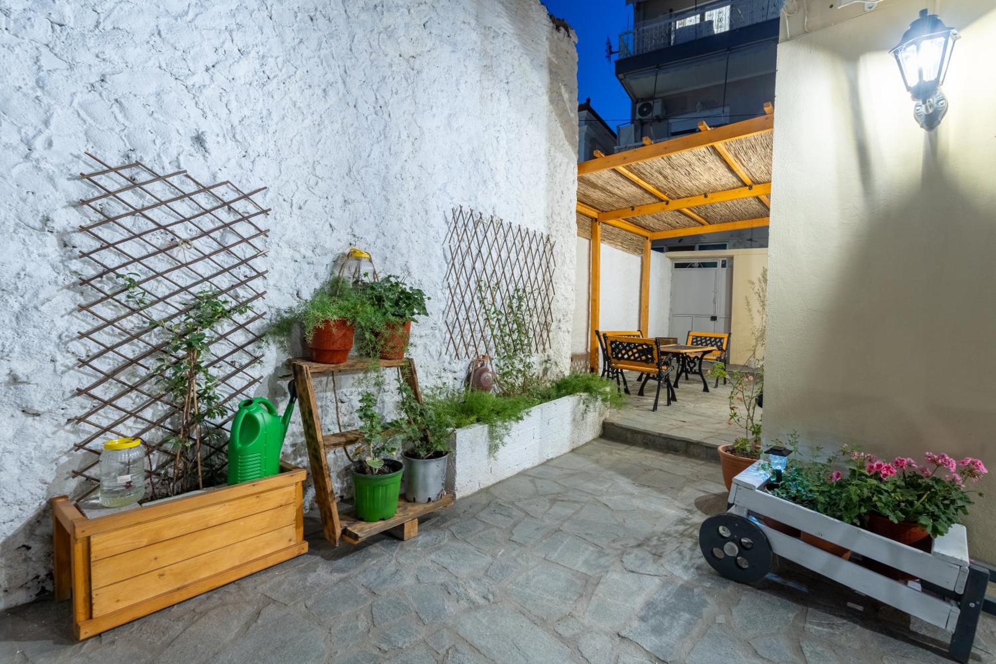 Spacious Home With Yard, Mytilene Lesvos Esterno foto