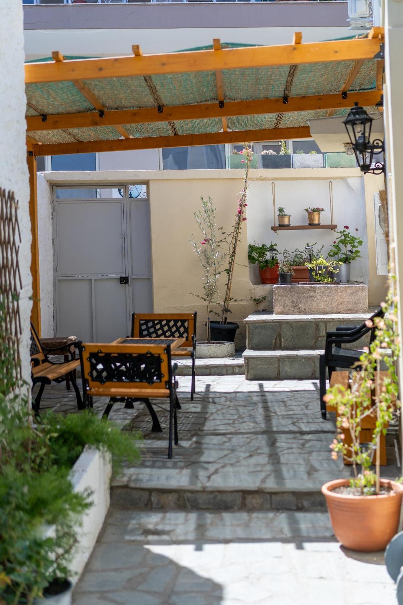 Spacious Home With Yard, Mytilene Lesvos Esterno foto