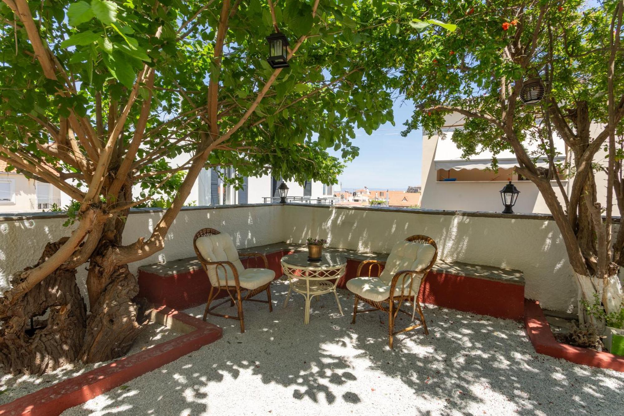 Spacious Home With Yard, Mytilene Lesvos Esterno foto