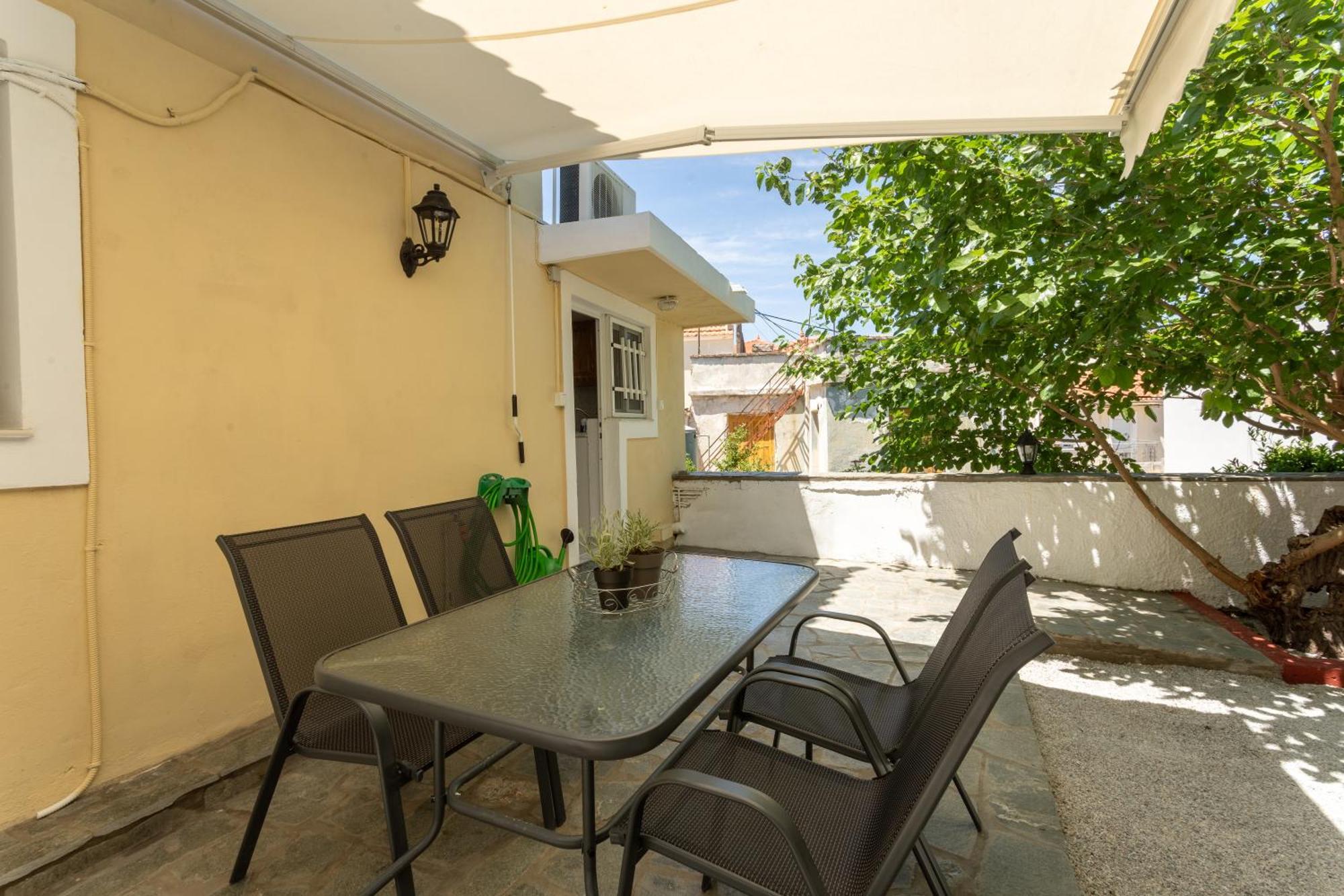 Spacious Home With Yard, Mytilene Lesvos Esterno foto