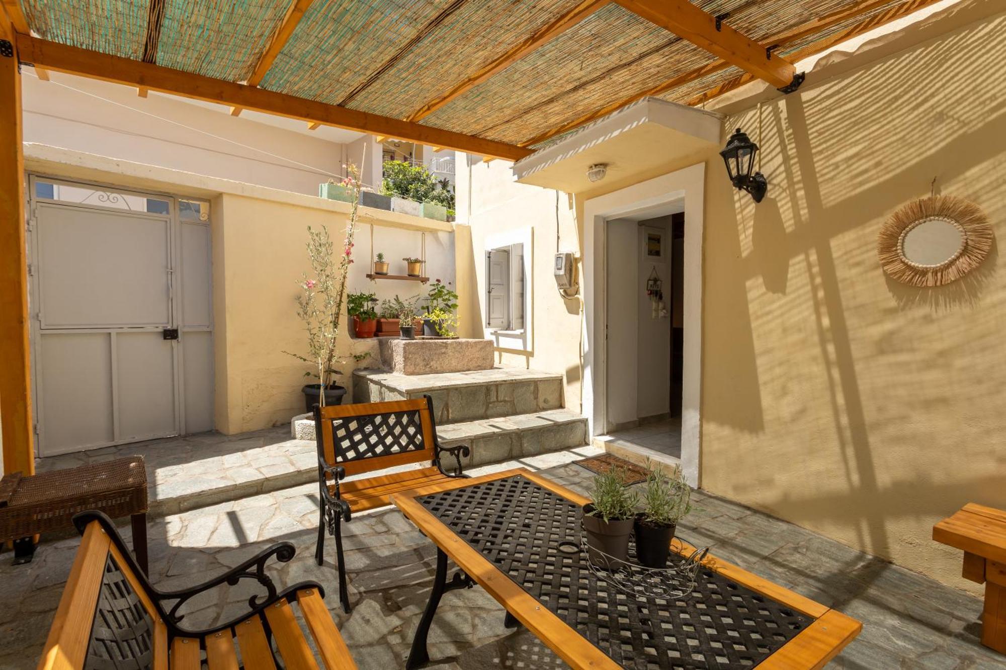 Spacious Home With Yard, Mytilene Lesvos Esterno foto