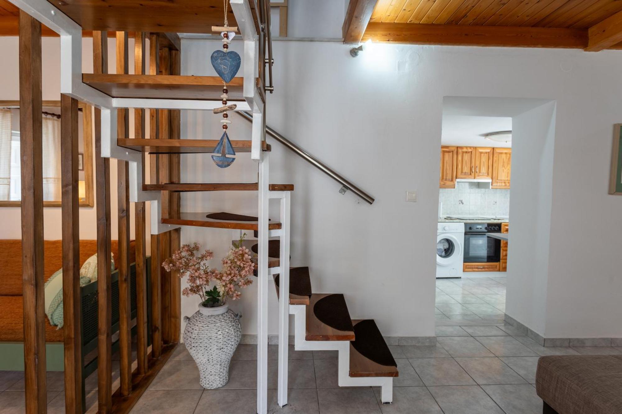 Spacious Home With Yard, Mytilene Lesvos Esterno foto