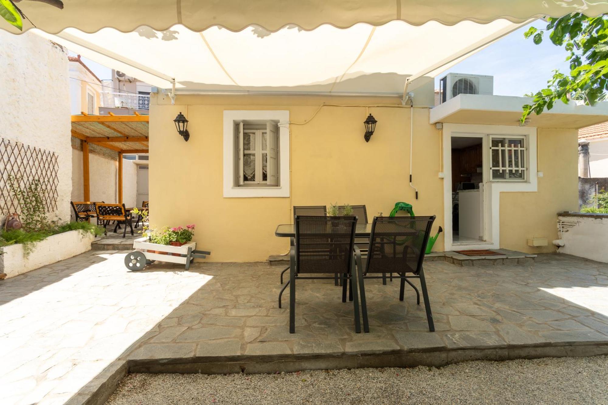 Spacious Home With Yard, Mytilene Lesvos Esterno foto
