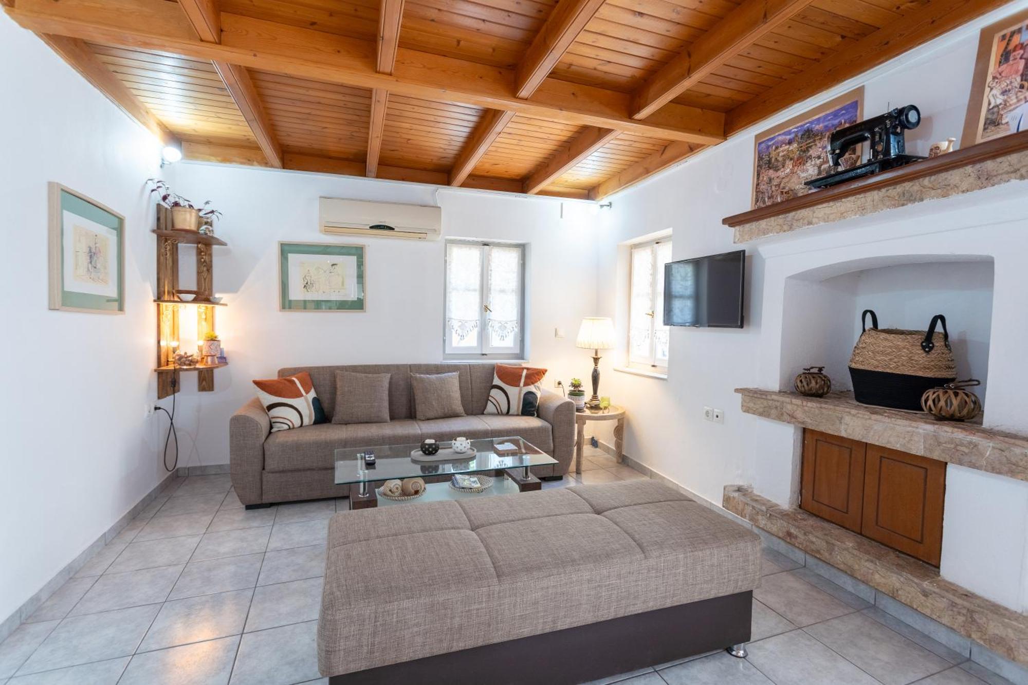 Spacious Home With Yard, Mytilene Lesvos Esterno foto