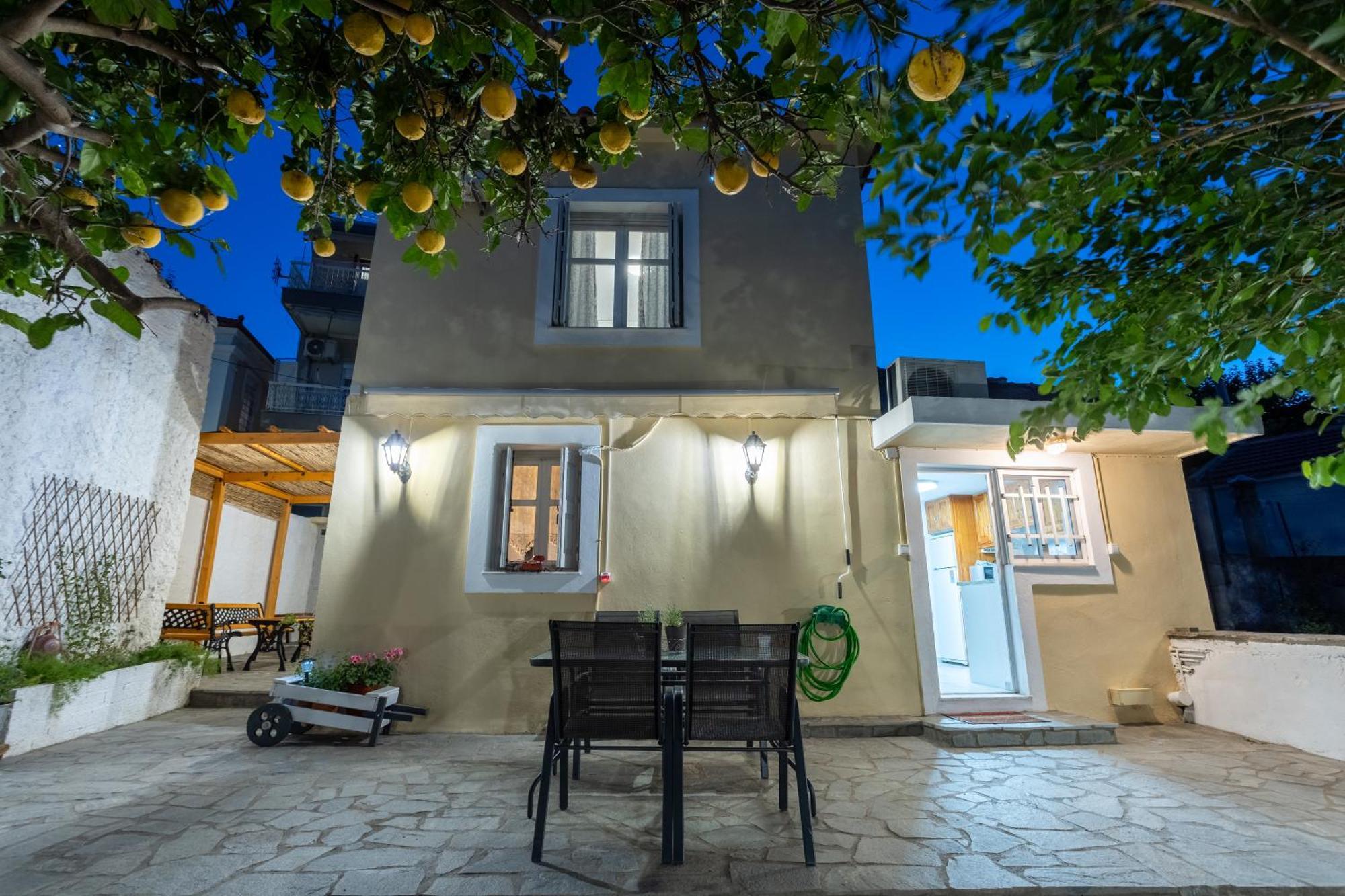 Spacious Home With Yard, Mytilene Lesvos Esterno foto